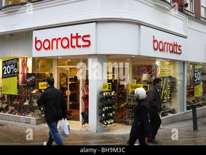 Un Barratts retail outlet in Leeds, England, Regno Unito Foto Stock