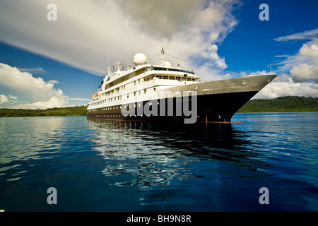 Il tedesco integrato basato su australiano expedition cruiser Orion Nggela Island Isole Salomone Foto Stock