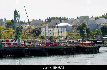 Chevron raffineria di petrolio e il morsetto, Burnaby vicino a Vancouver, BC, Canada Foto Stock