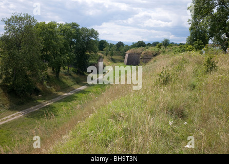 Fortificazioni a Neuf-Brisach, Haut-Rhin Alsazia, Francia, un confine militare città costruita da Vauban nella Valle del Reno vicino al confine tedesco. Foto Stock