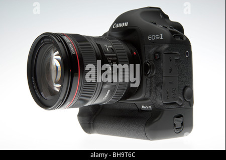 Canon EOS 1D professionale MkIV fotocamera reflex digitale con 2010 24-105mm lente di zoom Foto Stock