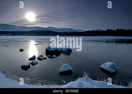 Loch Morlich nel Parco Nazionale di Cairngorms Aviemore Inverness-shire. SCO 6059 Foto Stock