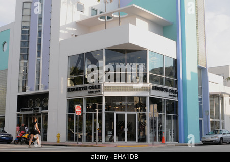 Kenneth Cole negozio all'angolo di Collins Avenue e la 8th Street, Miami Beach, Florida Foto Stock