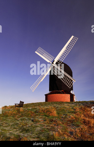 Il mulino a vento di Brill in Early Morning Light Foto Stock