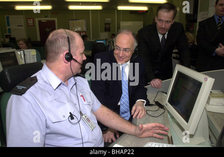 Ex leader dei conservatori Michael Howard, visite polizia di Bedfordshire capo quarti UK 4 Gennaio 2005 Foto Stock