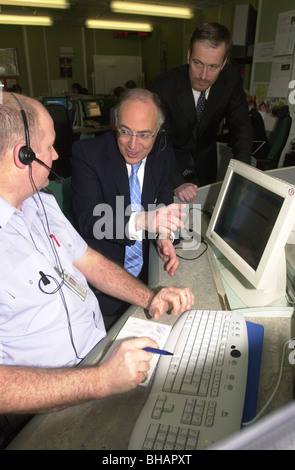 Ex leader dei conservatori Michael Howard, visite polizia di Bedfordshire capo quarti UK 4 Gennaio 2005 Foto Stock