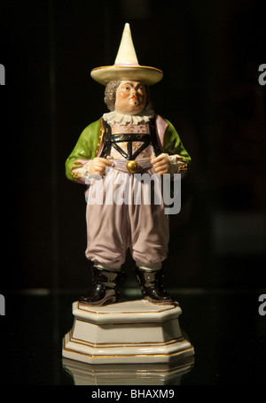 Una delle porcellane di Meissen figura del buffone di corte Giuseppe Frolich circa 1752 all'Bonham's Hoffmeister vendita di raccolta Foto Stock