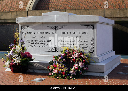 Tomba di Martin Luther King Jr. & Corretta Scott King, National Historic Site, Atlanta, Georgia, Stati Uniti d'America Foto Stock