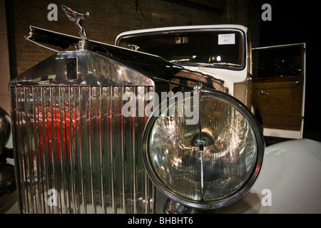 Un bianco finito suade 1936 Rolls Royce 25/30 Foto Stock