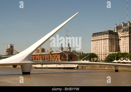 Puente de la Mujer Ponte delle donne di Buenos Aires Puerto Madero Waterfront Porto Argentina Foto Stock