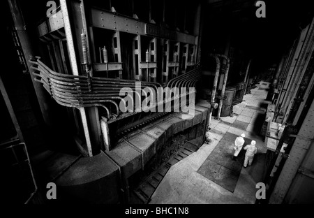 Bankside Power Station che mostra la massiccia Turbine Hall fotografato in alla fine degli anni novanta quando è stata l'annunzio che il Tate Mode Foto Stock