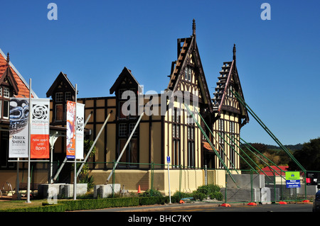 Lavori di costruzione in corso al Rotorua Museo di arte e storia, nei giardini del governo, a Rotorua, Nuova Zelanda Foto Stock