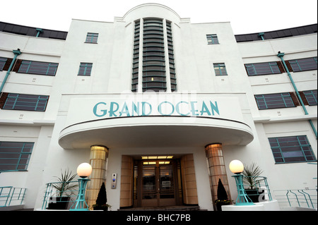 Il recentemente rinnovato Grand Ocean, nuovi appartamenti e gli appartamenti sul sito di un antico al butlins holiday resort di Saltdean Foto Stock