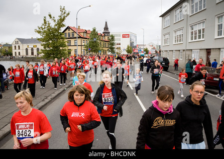 Guide di scorrimento a 2008 maratona di Reykjavik, Islanda Foto Stock