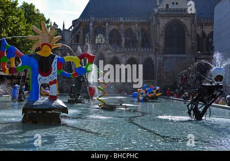 Francia, Parigi, la Fontana Stravinsky vicino al Centro Culturale Pompidou Foto Stock
