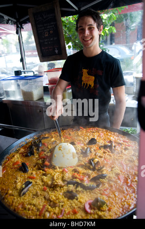 La paella cucinare street cafe Melbourne Foto Stock