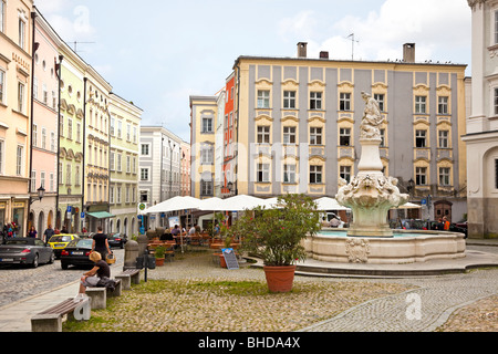 Passau, Baviera, Germania - Residenzplatz nel centro storico della città Foto Stock