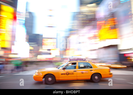 New York Taxi in Times Square Foto Stock