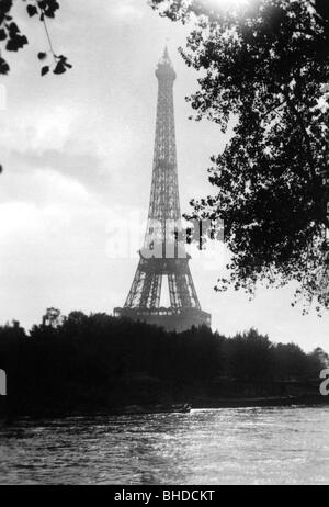 Geografia / viaggio, Francia, Parigi, Torre Eiffel, vista sulla Senna, circa 1940, Foto Stock