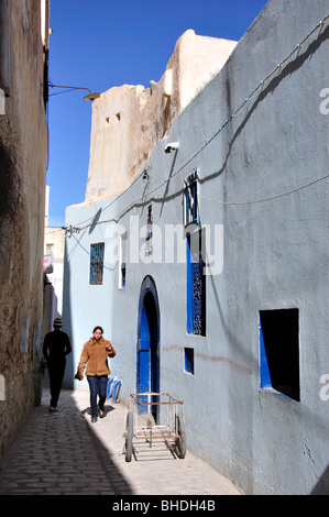 Strada stretta a Sousse Medina, Sousse, Sousse Governatorato, Tunisia Foto Stock