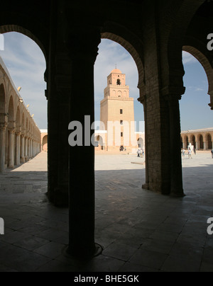 La moschea di Uqba anche noto come 'Grande Moschea di Kairouan' luogo di culto religioso Tunisia Africa Foto Stock