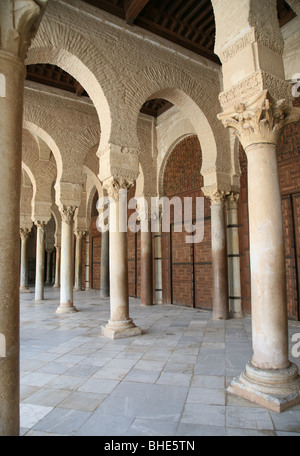 La moschea di Uqba anche noto come 'Grande Moschea di Kairouan' luogo di culto religioso Tunisia Africa Foto Stock