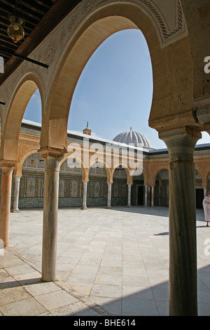 La moschea di Uqba anche noto come 'Grande Moschea di Kairouan' luogo di culto religioso Tunisia Africa Foto Stock