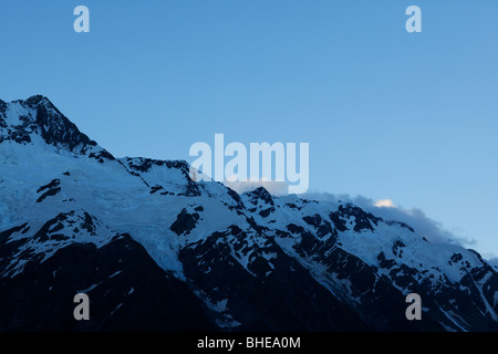 Tramonto a Aoraki / Parco nazionale di Mount Cook sull'Hooker via in estate - Alpi del Sud di Isola del Sud, Nuova Zelanda Foto Stock