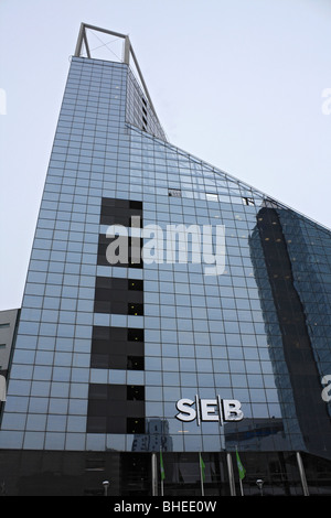 SEB Bank Headquarters, edificio moderno a Tallinn in Estonia. Foto Stock