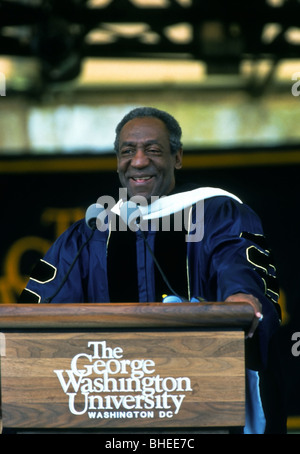 Attore Bill Cosby riceve la laurea honoris causa e parla alla George Washington University cerimonia di laurea Maggio 18, 1997 Foto Stock