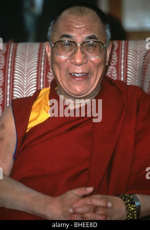 Il Dalai Lama, capo spirituale del popolo tibetano durante una visita a Washington il 4 aprile, 1997 a Washington, DC. Foto Stock