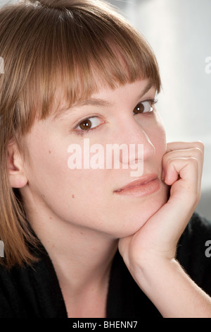 Giovane donna Foto Stock