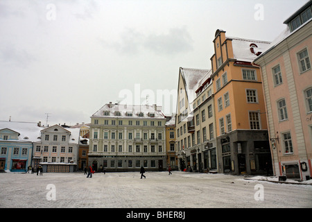 L'inverno in Old Town Hall Square - Raekoja plats Tallinn, Estonia. Foto Stock