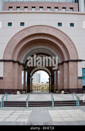 West Palm Beach, FL - Dic 2008 - Palm Beach County Courthouse edificio inaugurato nel 2008 in West Palm Beach, Florida Foto Stock