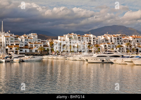 Luxury Yacht Harbour Puerto Banus, Marbella - Andalusia, Spagna Foto Stock