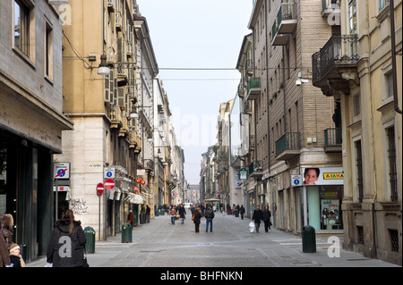 I negozi di Via Lagrange nel centro storico di Torino, Piemonte, Italia Foto Stock