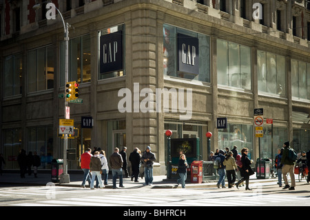 Un gap store in New York Times Square è visto il giovedì, 4 febbraio 2010. (© Richard B. Levine) Foto Stock