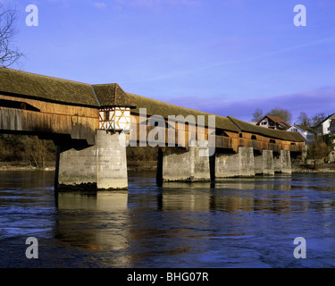 Geografia / viaggi, GERMANIA Baden-Wuerttemberg, Bad Saeckingen, ponti ponte coperto in legno, Reno, Additional-Rights-Clearance-Info-Not-Available Foto Stock