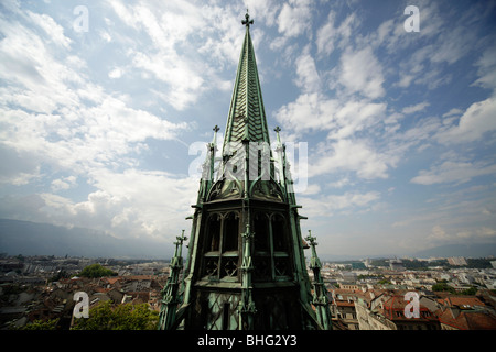 Chiesa torre della cattedrale di San Pietro a Ginevra, Svizzera, Europa Foto Stock