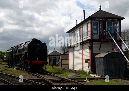 Vapore e treni diesel a Swanwick Junction Butterley ferrovia Midland centro nel Derbyshire, Inghilterra Foto Stock