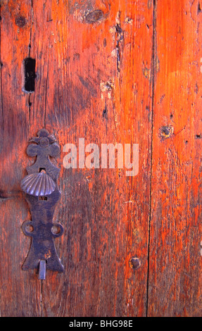 Porta Vecchia e la chiusura a scatto, Villeneuve-Lembron Castello, Francia Foto Stock