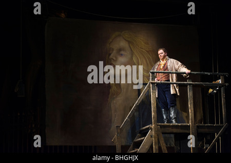 Welsh National Opera produzione di Tosca di Puccini, Cavaradossi - Geraint Dodd tenor Foto Stock