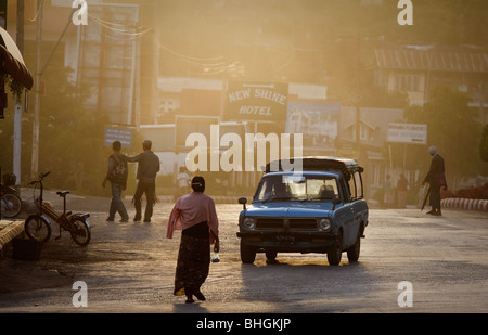 Scena di strada a Kalaw, Stato Shan, MYANMAR Birmania Foto Stock