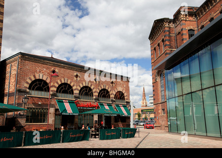 Frankie e Benny's New York Bar e ristorante italiano e Debenhams, tessitori Wharf, Kidderminster Foto Stock