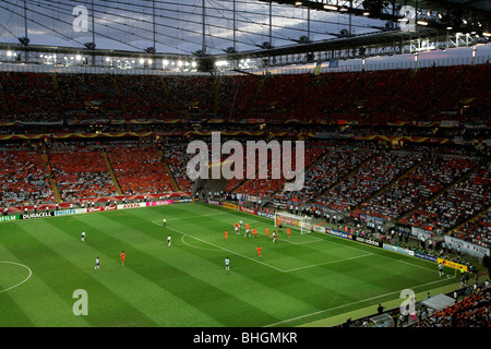 Vista dentro il Waldstadion o Commerzbank-Arena, Francoforte, Germania durante una partita al 2006 Coppa del Mondo di calcio Foto Stock