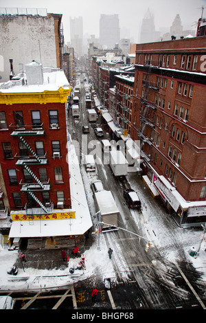 Mott Street a Chinatown durante una tempesta di neve, New York City Foto Stock