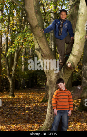 Ritratto di ragazzi all'aperto Foto Stock