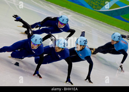 Coreano medaglia d'oro Jung-Su Lee Si-Bak leader Sungin (KOR) e Apolo Anton Ohno (USA) medaglia d'Argento e Medaglia di bronzo J.R Cel Foto Stock