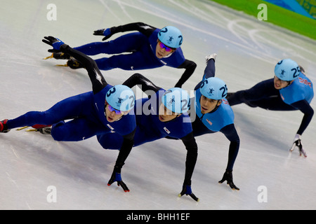 Coreano medaglia d'oro Jung-Su Lee Si-Bak leader Sungin (KOR) e Apolo Anton Ohno (USA) medaglia d'Argento e Medaglia di bronzo J.R Cel Foto Stock