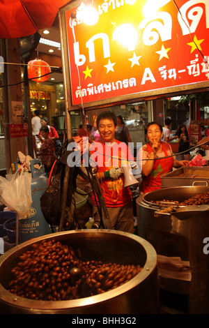 Castagne arrosto , Bangkok Chinatown , della Thailandia Foto Stock